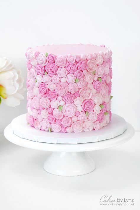 Rose covered floral fondant cake texture Splash Cake, Chocolate Splash, Texture Tutorial, Cake Texture, Floral Cake Design, Cake Design Tutorial, Flower Cake Design, Fondant Cake Designs, Fondant Rose