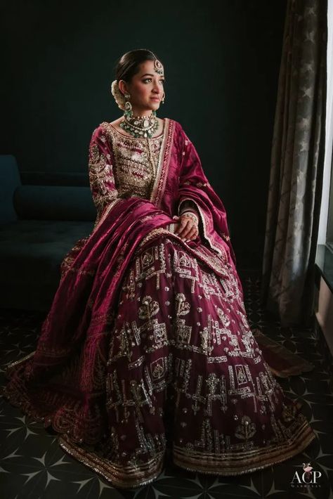 The Most Gorgeous And Best Bridal Dupattas We Spotted On 2021 Brides Outdoor Sikh Wedding, Mohsin Naveed Ranjha, Velvet Kurti, Organza Kurti, Sikh Bride, Embroidered Sharara, Velvet Lehenga, Bridal Dupatta, Silk Kurti