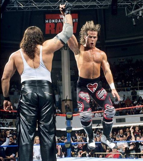 High-five! Shawn Michaels And Triple H, The Heartbreak Kid, Wwe Legends, Shawn Michaels, Heart Break, Triple H, Wwe News, Team Photos, Wwe Photos