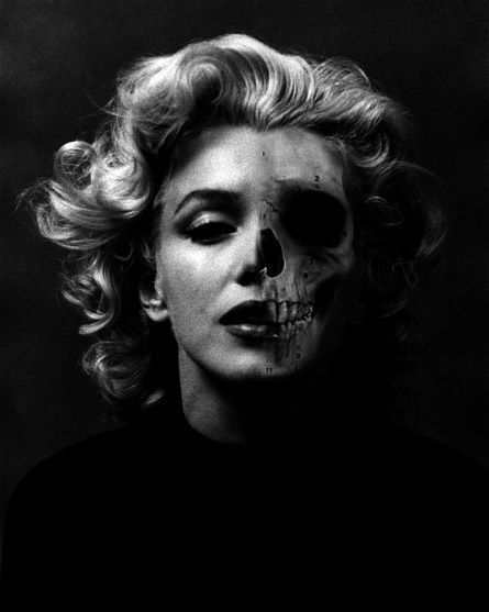 Marilyn Monroe....I want this framed in my room Skull Face Tattoo, Catrina Tattoo, Half Skull, Face Tattoos, Skull Face, Face Tattoo, Norma Jeane, Skull And Bones, Get A Tattoo