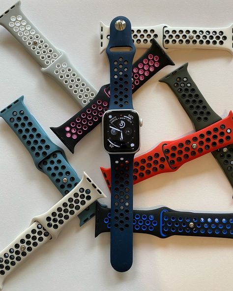 Applewatch Fashion, Apple Watch Belt, Apple Gadgets Iphone, Apple Watch Accessories Bands, Apple Watch Silicone Band, Iphone Watch Bands, Apple Watch Bands Fashion, Watercolor Wallpaper Iphone, Apple Watch Bands Sports