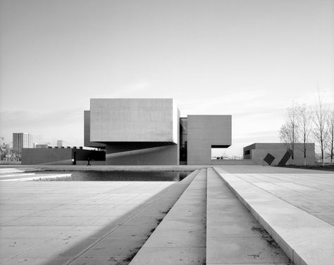 The Everson Museum of Art in Syracuse, New York, designed by the renowned architect I.M. Pei Im Pei, Monochrome Architecture, Ieoh Ming Pei, Everson Museum, Places Illustration, I M Pei, 20th Century Architecture, Syracuse New York, Walter Gropius