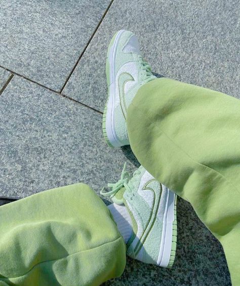 Green Nike Shoes, Aesthetic Nature, Green Aesthetic, Nike Shoes, Nike, Sneakers, Green, White, Nature