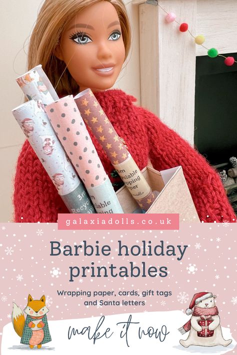 Barbie holding wrapping paper Barbie House Christmas Decorations, Mini Doll House Diy Free Printables, Diy Barbie Ornaments, Diy Barbie Christmas Decorations, Barbie Doll Printables, Free Barbie Printables, Christmas Dollhouse Diy, Diy Barbie Accessories, Barbie Crafts Diy