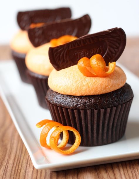 Chocolate Orange Cupcakes, Dark Chocolate Orange, Orange Cupcakes, Cake Mini, Baking Cupcakes, Yummy Cupcakes, Dessert Cupcakes, Chocolate Orange, Party Desserts