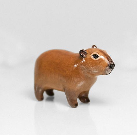 Small Animal Figurine, Polymer Clay Capybara, Capybara Sculpture, Capybara Ceramic, Animal Sculptures Clay, Small Clay Animals, Clay Capybara, Capybara Figurine, Clay Totem