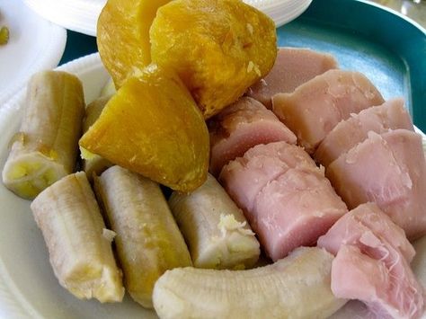 Viandas are the typical Puerto Rican vegetables most people eat as side dishes with roasted pork or with other type of meat. Puerto Rico Recipes, Soy Boricua, Vegetables Soup, Puerto Rican Cuisine, Puerto Rican Dishes, Puerto Rico Food, Boricua Recipes, Rican Food, Haitian Food Recipes