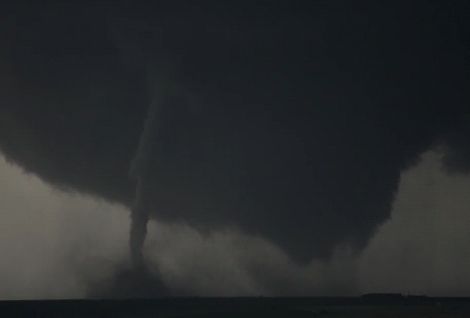 Twin Tornadoes https://www.tumblr.com/blog/thecombeforethestorm Lightning Gif, Tornado Gif, Tornado Pictures, Rain Gif, The Rainmaker, Storm Chasing, Wild Weather, Stormy Weather, Storm Clouds