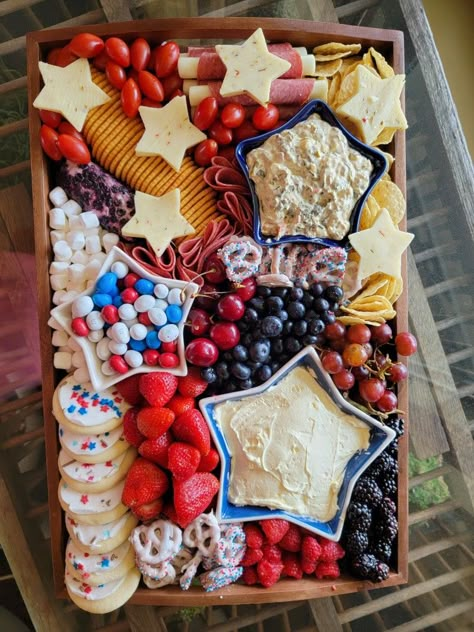 Fruit Charcuterie Board 4th Of July, Usa Charcuterie Board, 4th Of July Kids Charcuterie Board, Fourth Of July Charcuterie Board, 4th Of July Charcuterie Board, 4th July Food, July 4th Holiday, Appetizer Platters, Patriotic Food