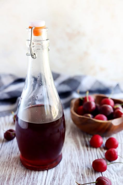 Cherry Simple Syrup Recipe, Cherry Syrup Recipe, Vanilla Syrup Recipe, Cherry Simple Syrup, Cake Syrup, Simple Syrup Recipe, Peach Dessert, Peach Dessert Recipes, Drink Syrups