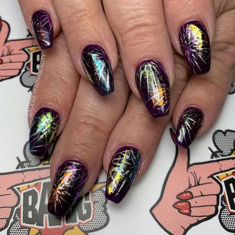 Summer Nails Fireworks, Bonfire Night Nail Art, Super Sparkly Nails, Bonfire Night Nails, Firework Nails Design, Fireworks Nails Design, Bonfire Nails, Fireworks Nails, Eras Nails