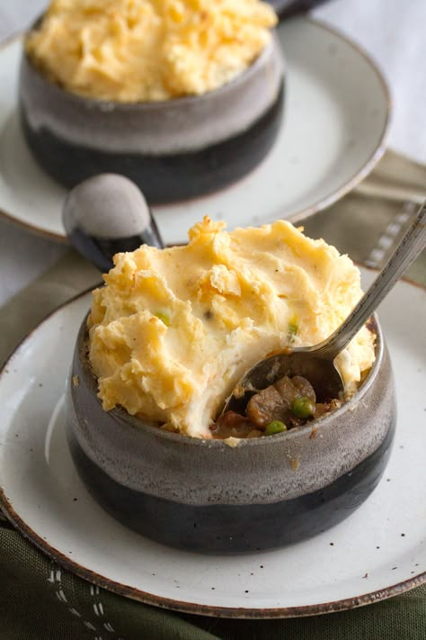 Mushroom Shepherds Pie, Beef And Mushroom Stew, Hp Sauce, Shepherds Pie Recipe, Gastro Pubs, Shepherd's Pie, Pub Food, Minced Meat, Shepherds Pie