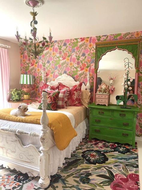 Colorful Rooms, Whimsical Bedroom, Eclectic Bedroom, Old Room, Whimsical Home, Maximalist Decor, Maximalism, Whimsical Decor, Eclectic Home