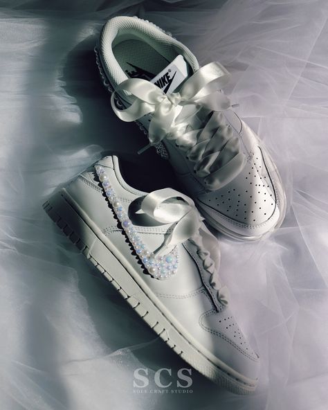 Newly listed. What do you guys think about our new “Perla Blanca” dunks? 🤍👟. . . . #customshoes #dunklow #weddingshoes #sneakerhead #sneakers #pearls #bridalfashion #handmade #bridetobe #sneakerheads #2025bride Dunk Shoes, Bridal Sneakers, Wedding Sneakers, Personalized Shoes, Craft Studio, Lace Embroidery, Wedding Date, Custom Shoes, Black Friday Sale