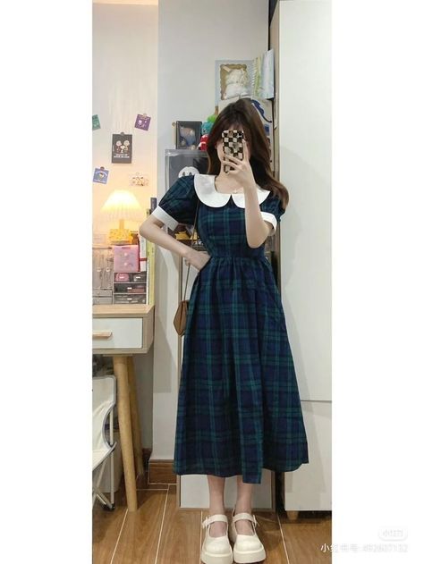 Warm Skirts, Ootd Korean Style, Pretty Dresses Casual, Neat Casual Outfits, Simple Frock Design, Girly Dp, Simple Frocks, Girls Dress Outfits, Clothes Korean Style