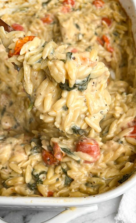 One-Pan Orzo Tuscan Chicken Bake - Bad Batch Baking - Restaurant Copycat Recipes & Family Favorites Tuscan Chicken Bake, One Pan Orzo, Autumn Squash Soup Recipe, Panera Autumn Squash Soup, Louisiana Chicken Pasta, Chicken Broccoli Pasta, Batch Baking, Restaurant Copycat, 30 Minute Meals Easy