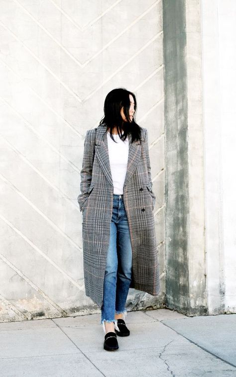 Checked Coat Outfit, Long Plaid Coat, Mantel Outfit, Checkered Coat, Checked Coat, Mode Mantel, Check Coat, Coat Outfit, Grey Coat