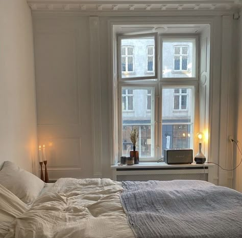 Copenhagen Bedroom Aesthetic, Contrast Bedroom, Scandi Apartment, Dream Apartment, Aarhus, House Room, Apartment Inspiration, Room Inspiration Bedroom, Bedroom Aesthetic