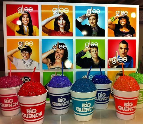 Glee Premiere Party by settingthemood.biz Glee Birthday, Setting The Mood, Dream Party, 22nd Birthday, Glee Cast, Birthday Party 21, 90s Childhood, Pretty Party, Cake Boss