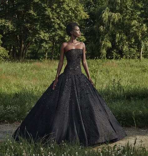 Black Ball Gown Elegant, Black Gown Elegant, Black Couture Gown, Black Gowns Dresses, Rami Kadi, Black Gowns, Black Ball Gown, Haute Couture Gowns, Couture Looks