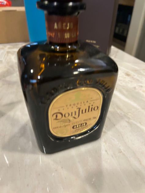 Tequila Tequila Pictures, Don Julio Aesthetic, Tequila Shots Aesthetic, Donjulio Tequila Aesthetic, Tequila Aesthetic Bottle, Diana Core, Tequila Aesthetic, Tequila Bottle Photography, Deleon Tequila