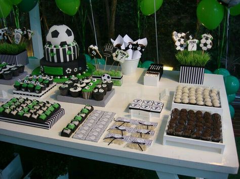 Birthday Candy Table, Football Desserts, Soccer Banquet, Soccer Theme Parties, Soccer Birthday Parties, Banquet Ideas, Soccer Theme, Soccer Stuff, Party Dessert Table