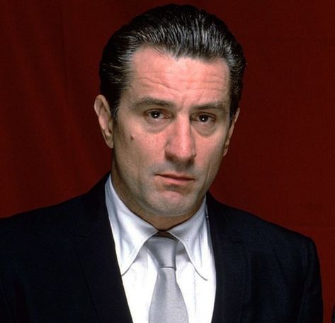 Robert Deniro Goodfellas, Robert De Niro Goodfellas, Martin Scorsese Movies, Robert Deniro, Mafia Gangster, Smosh, Goodfellas, Corte De Cabelo Masculino, Al Pacino