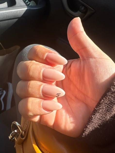 Nails With F Initial, F Initial Nails, Matte Natural Nails, Nails Initial Boyfriend, Almond Nails With Initial, Nails Boyfriend Initial, Initial Nails Boyfriend, Initial On Nails, Nails With An Initial