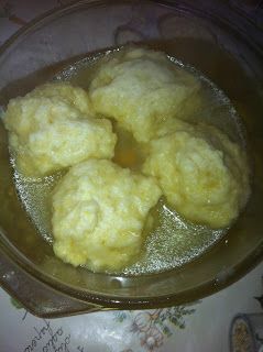 Oh yes...my college life has been saved. How to make dumplings in the microwave!!! Microwave Dumplings, Microwave Dumplings Recipe, Suet Dumplings, Bisquick Dumplings, Easy Dumplings Recipe, How To Cook Dumplings, Homemade Dumplings Recipe, Easy Dumplings, Frugal Cooking