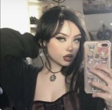 Skater Aesthetic Grunge, Subliminal Booster, Soft Goth Makeup, Pretty Goth Girl, E Girl Makeup, Feline Beauty, Lizzie Hearts, Change Your Appearance, Skater Aesthetic