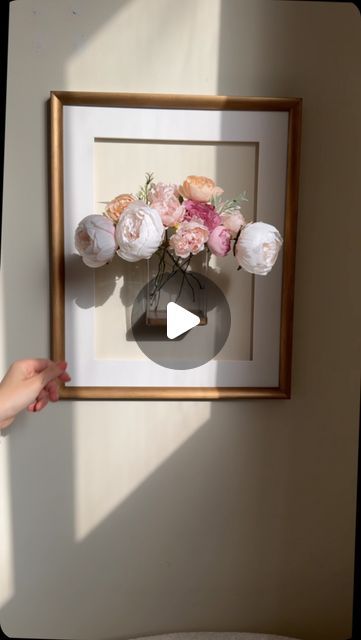 Floating Vases Wall, Flowers For Bathroom Decorating Ideas, Plant In Picture Frame, Wall Flower Vase Decor, Art With Fake Flowers, Framed Flower Vase, Frame With Flowers Diy, Picture Frame Flower Vase, Diy Wall Floral Arrangements