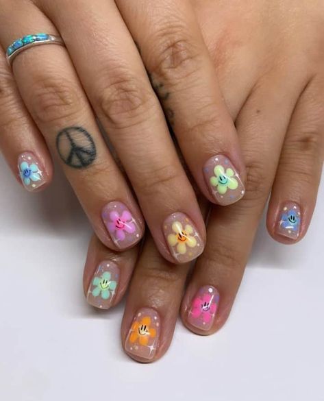 9 Fun Smiley Face Nails You Could Have Today - Emerlyn Closet Cute Nail Ideas Flowers, Pride Flower Nails, Smiley Flower Nails, Smiley Face Nails, Rainbow Smiley Face, Spring Nails Art, Biab Nails, Face Nails, Hippie Nails