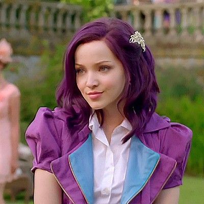 follow me for more <3 Descendants 2015, Disney Descendants Mal, Evie Descendants, Mal Descendants, Mal And Evie, Disney Descendants 3, Disney Channel Descendants, Disney Descendants, Movie Fashion