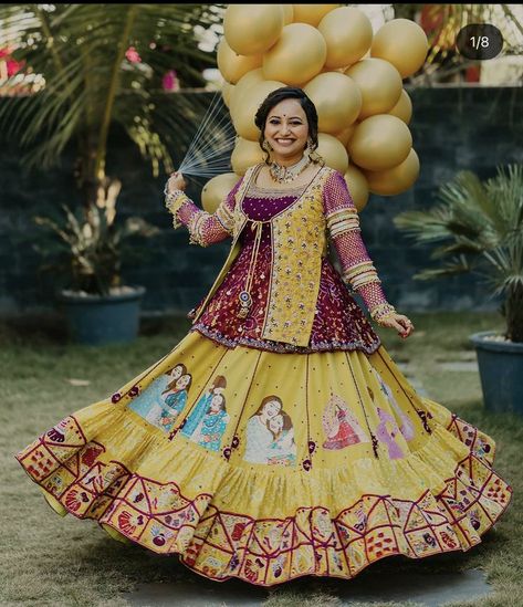 Fabric Paint Chaniya Choli, Baby Shower Choli Design, Blouse Designs For Baby Shower Function, Godbharai Dress, Chaniya Choli Hand Work, Godh Bharai Outfit Indian, Baby Shower Outfit Ideas, Baby Shower Clothes, Stylish Lehenga