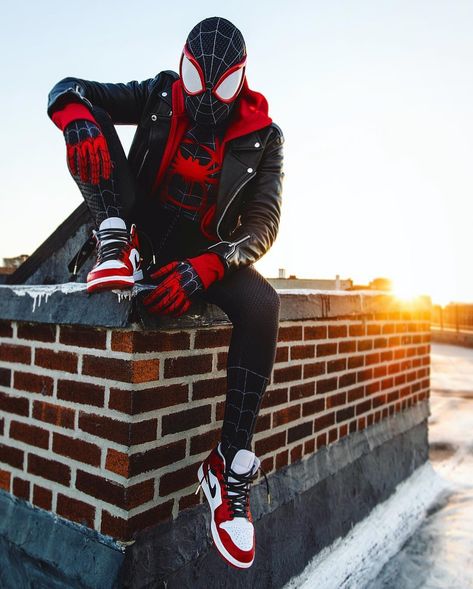 Miles Morales Spider-Man Cosplay Spider Verse Miles Morales, Spider Verse Miles, Riki Lecotey, Alodia Gosiengfiao, Spiderman Miles Morales, Costume Photography, Spiderman Miles, Spiderman Suits, Comics Anime