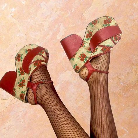 1970s Trends, 70s Platform Shoes, Red Platform Heels, Never Come Back, Red Platform, Funky Shoes, Diy Shoes, Really Cute Outfits, Crazy Shoes