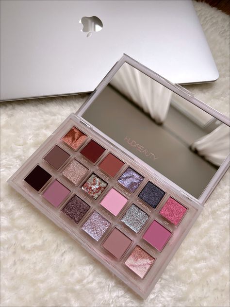 Huda Beauty Aesthetic, Huda Beauty Rose Quartz Palette, Product Wishlist, Huda Beauty Eyeshadow Palette, Huda Beauty Eyeshadow, Eye Shadows, Luxury Makeup, Ruby Rose, Eyeshadow Looks