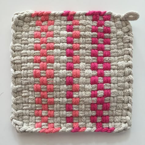 Let’s Weave Again – Revisiting the Potholder Loom – My Material Life Potholder Loom Designs, Loop Potholder Patterns, Loomed Potholders, Weaving Loom Patterns, Potholder Patterns Free, Potholder Loom Patterns, Pot Holder Loom, Woven Potholders, Potholder Designs