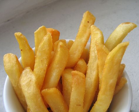 Oven French Fries, Bonfire Night Food, French Fries At Home, Cooking French Fries, National French Fry Day, Making French Fries, Pablo Neruda, Unhealthy Food, French Fries