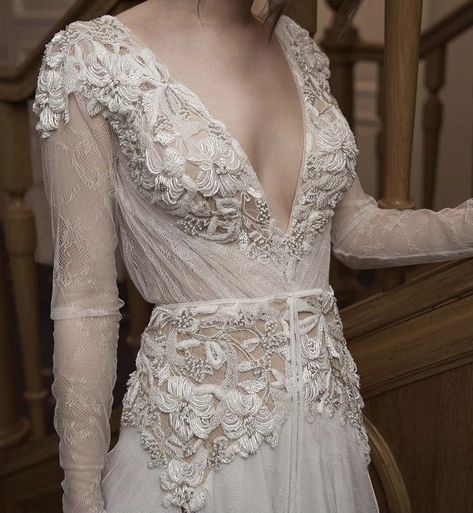 Modified A Line Wedding Dress, Western Wedding Dresses, Wedding Inspirasi, Stunning Wedding Dresses, A Line Wedding Dress, Winter Party Dress, Wedding Dress Couture, Couture Wedding, Wedding Dress Inspiration