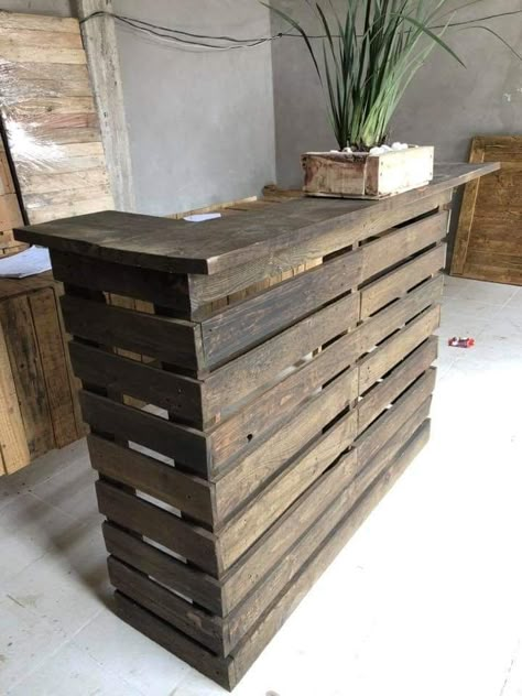 Pallet Reception Desk Diy, Diy Wood Reception Desk, Pallet Cashier Counter, Check Out Counter Diy, Rustic Nail Salon Ideas, Diy Salon Stations At Home, Diy Checkout Counter, Rustic Hair Salon Ideas, Pallet Reception Desk