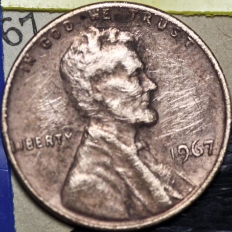 1967 Penny Value - Some 1967 pennies are worth upwards of $5,000! Find out how much your 1967 penny is worth. Plus a list of 1967 error pennies to look for! via @lynnettewalczak Silver Coins Worth, Valuable Wheat Pennies, Old Coins Price, Wheat Penny Value, Rare Coin Values, Old Pennies Worth Money, Sell Old Coins, Old Coins Value, Rare Pennies