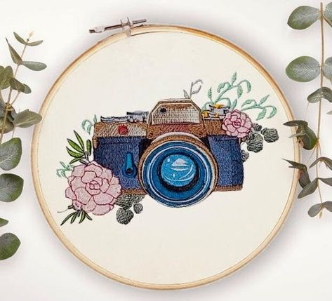 Camera Embroidery, Embroidery Aesthetic, Tea Towels Embroidery, Embroidered Duvet Cover, Portrait Embroidery, Love Hand, Embroidered Napkins, Embroidered Quilts, Embroidered Gifts