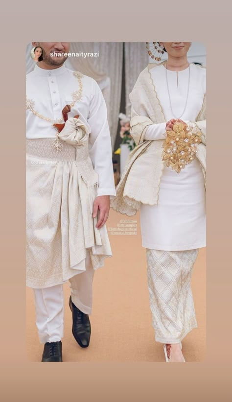 Malay Songket Wedding, Baju Kahwin Klasik, Baju Sanding Songket Dress Wedding, Kurung Songket Pengantin, Classic Wedding Malay, Songket Wedding Dress Modern, Baju Kurung Songket Modern, Classic Malay Wedding, Baju Kahwin Songket