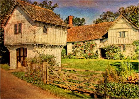 14th century manor house    		Brockhampton, Worcestershire, UKTextures by Nicholas Gent Ancient Homes, British Manor, Medieval Buildings, Country Things, Medieval Architecture, Commonplace Book, Medieval Houses, Medieval Life, Building Concept