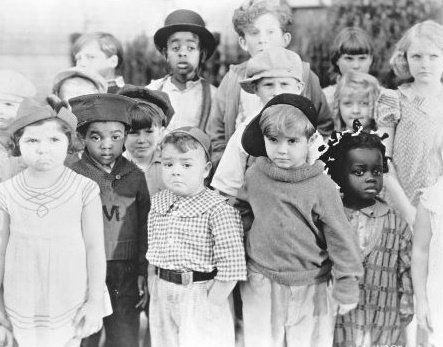 Matthew 'Stymie' Beard, Scotty Beckett, Leonard Kibrick, Jacqueline Taylor, George 'Spanky' McFarland, Billie 'Buckwheat' Thomas, and Jerry Tucker in Shrimps for a Day (1934) Matthew Beard, The Little Rascals, Our Gang, 1920s Photos, Little Rascals, Classic Comedies, Prints Art, 8x10 Print, The Good Old Days