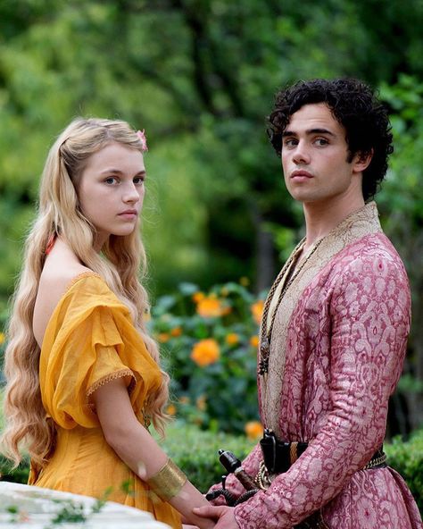 Myrcella Baratheon & Trystane Martell ❤️ Trystane Martell, Myrcella Baratheon, Game Of Throwns, Nell Tiger Free, Game Of Thrones Costumes, Game Of Thrones Tv, The North Remembers, Fire And Blood, George Rr Martin