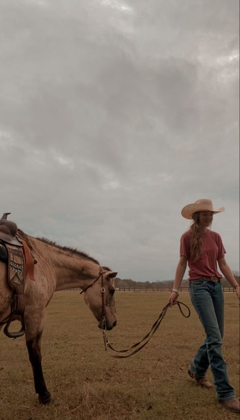 Old Country Aesthetic, Southern Aesthetic, Country Girl Aesthetic, Real Cowgirl, Horse Trailer Living Quarters, Cowboy Aesthetic, Dream Horse Barns, Barrel Racer, Southern Life