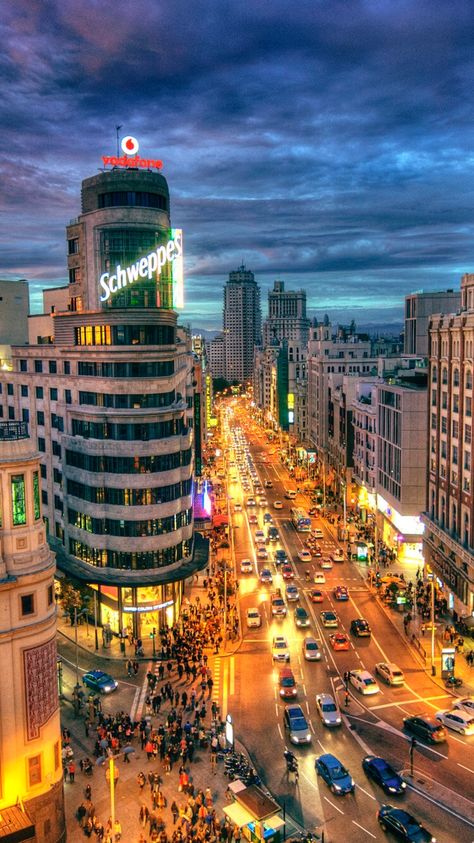 Madrid Aesthetic, Top Vacation Destinations, Spain Aesthetic, Madrid City, Madrid Wallpaper, Adorable Wallpapers, City Wallpaper, Spain And Portugal, Night City