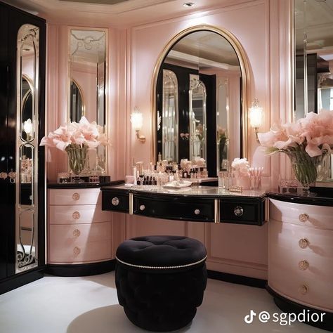 Black And Pink House, Chanel Interior, Parisian Glam, Old Money Interior Design, Old Money Interior, Strawberry Rose, 80s Interior, Pink Vanity, Cake Candle